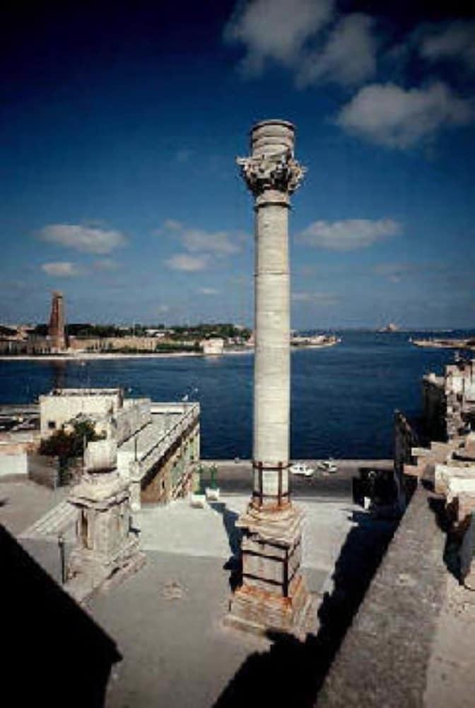 Hotel Residence Nemo Μπρίντιζι Εξωτερικό φωτογραφία